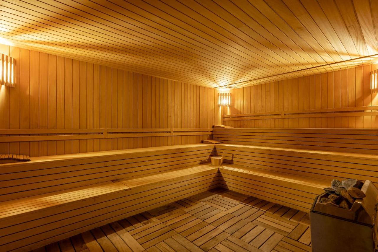 เมกาซาไร เวสต์บีช อันตัลยา Hotel ภายนอก รูปภาพ A Finnish sauna