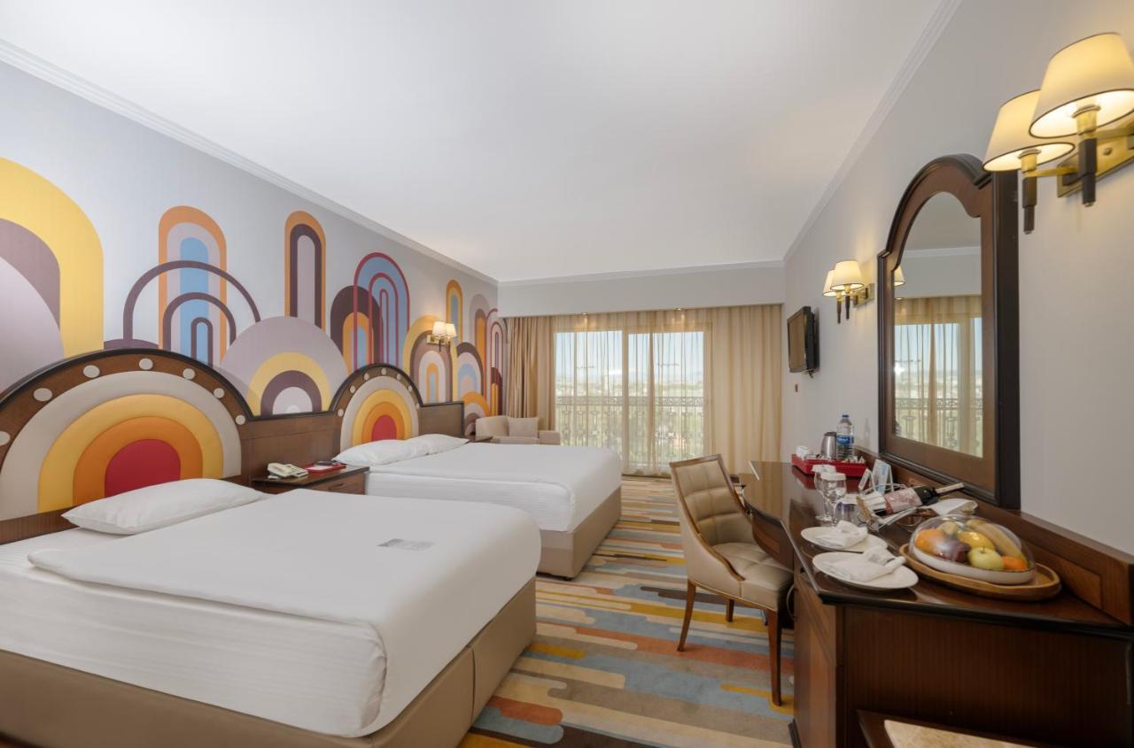 เมกาซาไร เวสต์บีช อันตัลยา Hotel ภายนอก รูปภาพ A room at the hotel